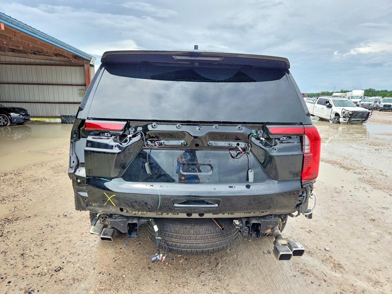 2026 GMC Yukon XL VIN 1GKS2HK86TR131300 COPART salvage auction — Front End, TX - SALVAGE VEHICLE TITLE, sold $41,000 on 2026-08-11 (photo 6)