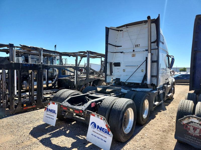 2016 Volvo VIN 4V4NC9EH7GN934710 COPART salvage auction — MECHANICAL, Az - Certificate Of Title, sold $6,000 on 2026-07-19 (photo 4)