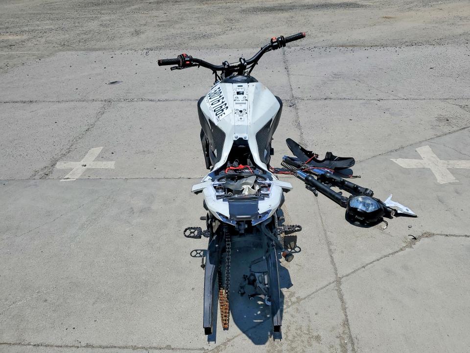 2016 Yamaha Fz07 VIN JYARM06Y9GA002578 COPART salvage auction — ALL OVER, Ca - Salvage Certificate, sold $775 on 2026-07-09 (photo 4)