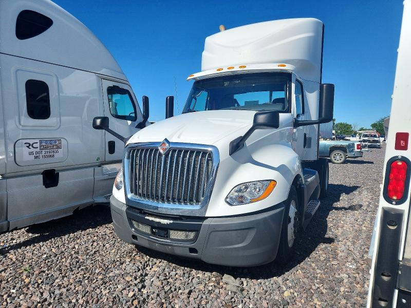 2019 International Lt VIN 1HSDYAPR0KH044046 COPART salvage auction — NORMAL WEAR, In - Certificate Of Title, sold $6,000 on 2026-07-09 (photo 2)