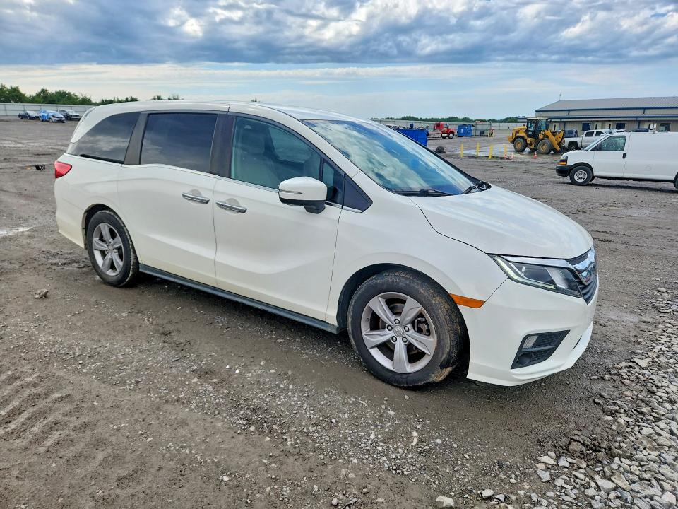 2018 Honda Odyssey VIN 5FNRL6H55JB088127 COPART salvage auction — NORMAL WEAR, Ut - Cert Of Title-Rebuilt/Restored, sold $6,200 on 2026-07-04 (photo 4)