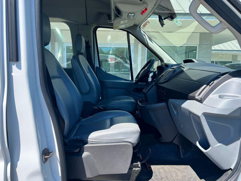 2017 Ford Transit VIN 1FDZX2CM1HKB28059 COPART salvage auction — MINOR DENT/SCRATCHES, MA - CERTIFICATE OF TITLE (P), sold $11,500 on 2026-07-02 (photo 5)