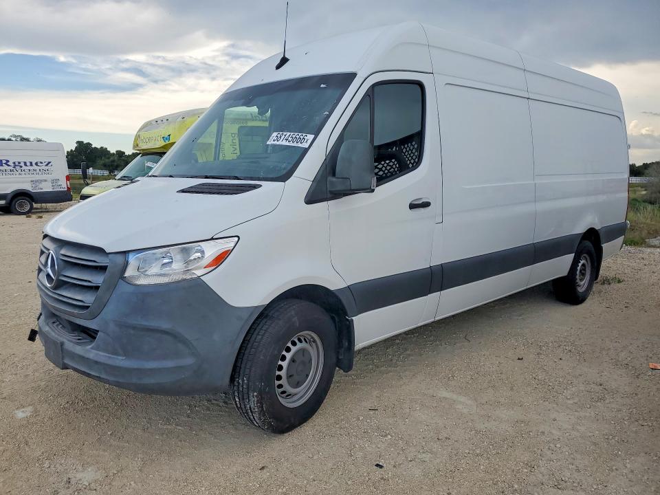 2021 Mercedes-benz Sprinter VIN W1W40CHY5MT052343 COPART salvage auction — MINOR DENT/SCRATCHES, In - Certificate Of Title, sold $10,500 on 2026-07-27 (photo 1)