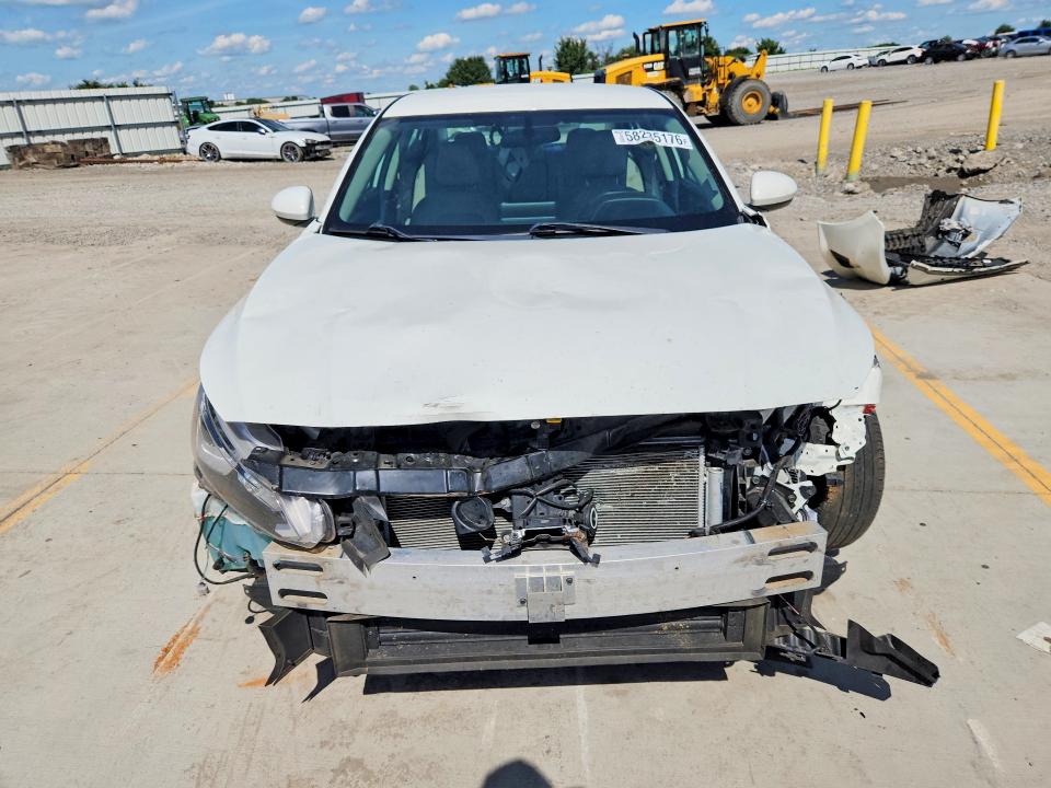 2019 Nissan VIN 1N4BL4BV8KC254076 COPART salvage auction — FRONT END, KY - CERT OF TITLE-SALVAGE (P), sold $3,450 on 2026-07-02 (photo 5)