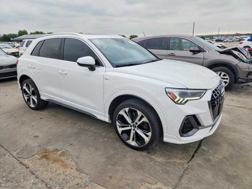 2020 Audi Q3 VIN WA1EECF32L1036565 COPART salvage auction — NORMAL WEAR, Ok - Certificate Of Title (P), sold $12,500 on 2026-07-08 (photo 4)