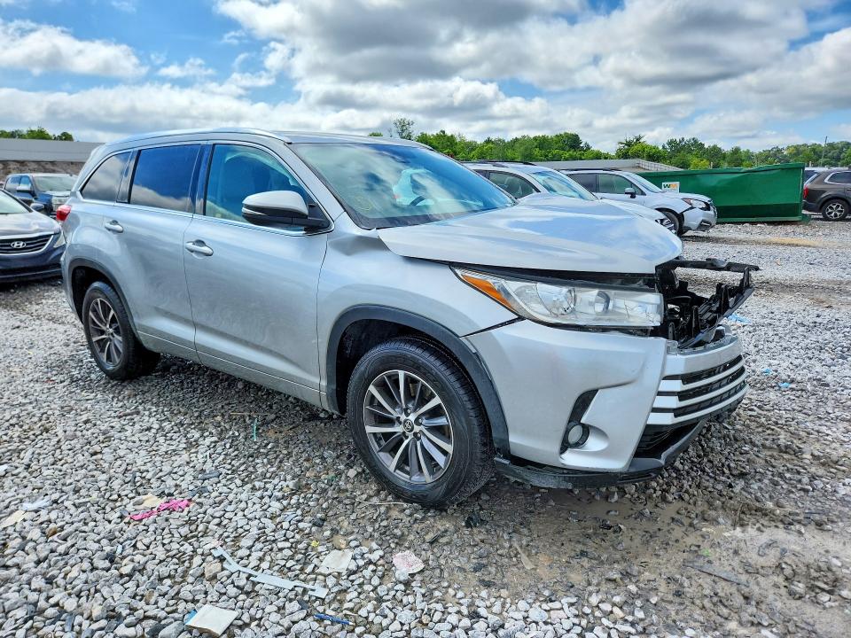 2017 Toyota VIN 5TDKZRFH5HS194873 COPART salvage auction — FRONT END, Al - Cert Of Title-Salvage Title, sold $250 on 2026-07-28 (photo 4)