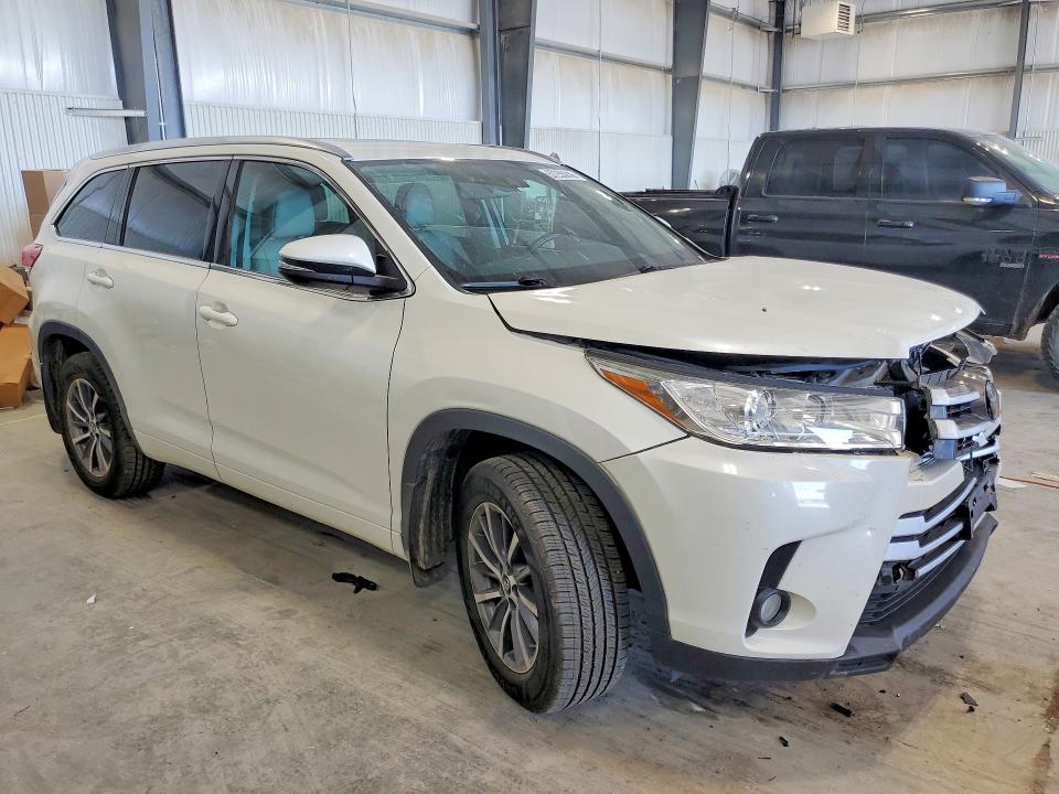 2017 Toyota Highlander VIN 5TDJZRFH1HS519305 COPART salvage auction — FRONT END, Ne - Cert Of Title-Salvage, sold $7,800 on 2026-07-14 (photo 4)
