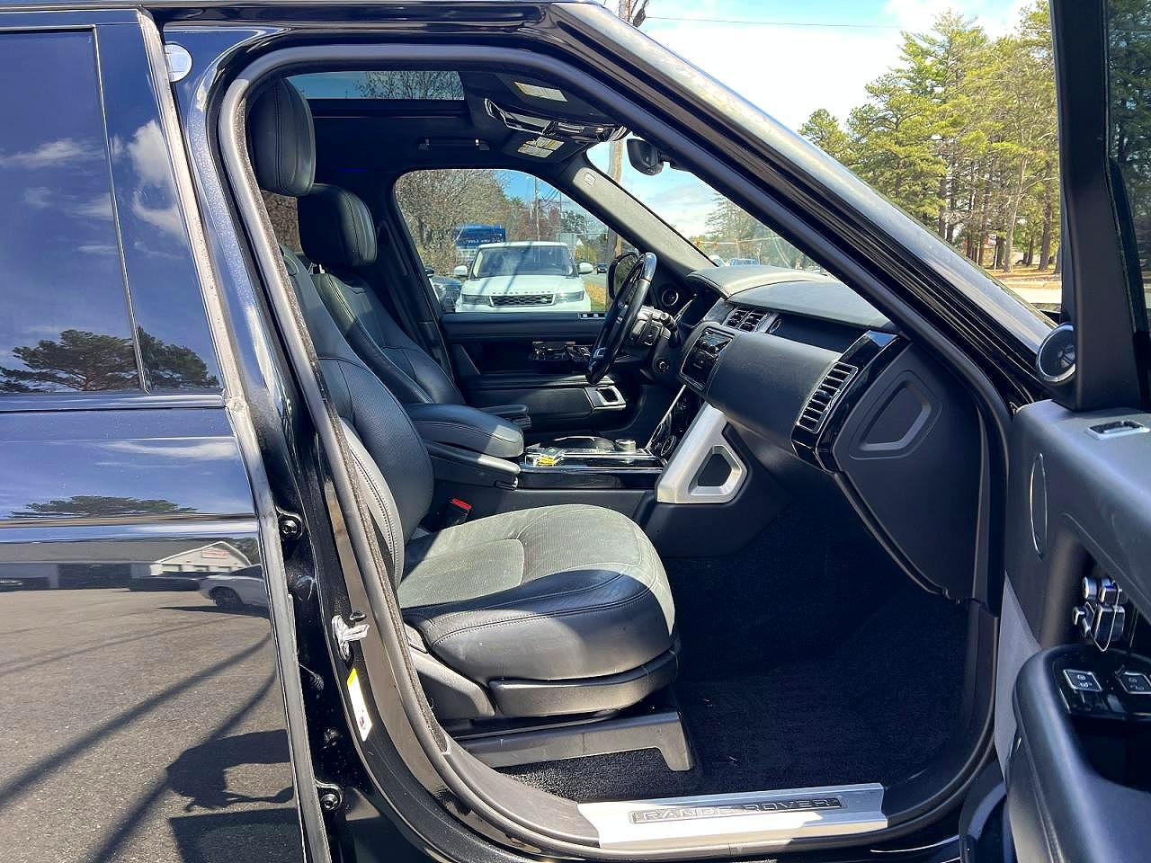 2019 Land Rover Range Rover VIN SALGS5RE3KA561190 COPART salvage auction — Minor Dent/Scratches, GA - CERTIFICATE OF TITLE (P), sold $16,400 on 2026-07-01 (photo 5)