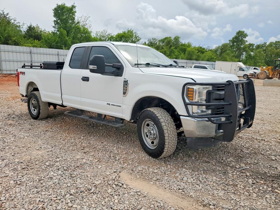 2018 Ford F350 VIN 1FT8X3BT5JEC12484 COPART salvage auction — MINOR DENT/SCRATCHES, Tx - Certificate Of Title (P), sold $8,000 on 2026-07-02 (photo 4)