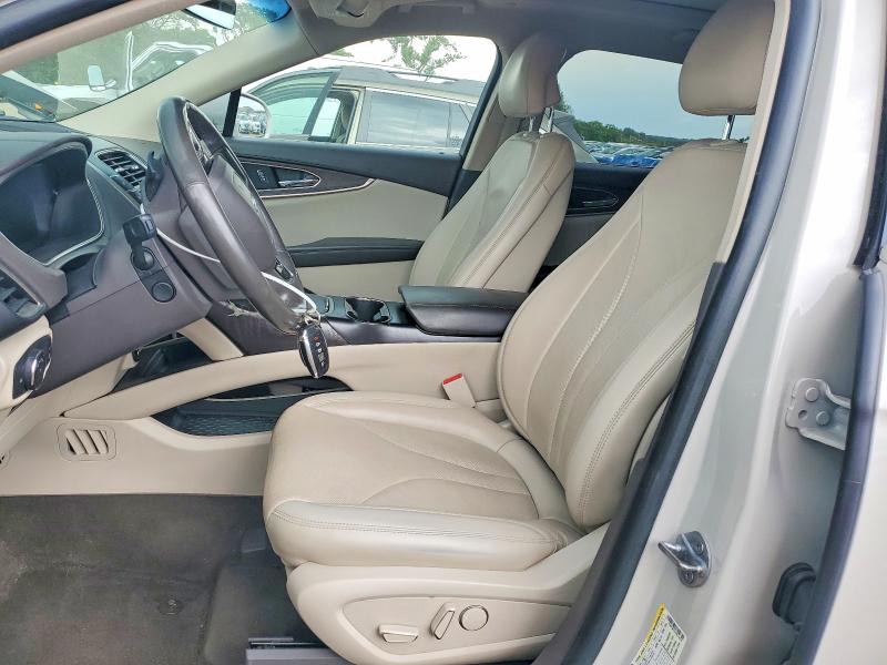 2019 Lincoln Nautilus VIN 2LMPJ8LP4KBL16375 COPART salvage auction — HAIL, IA - CERT OF TITLE-SALVAGE TITLE, sold $11,600 on 2026-07-31 (photo 7)
