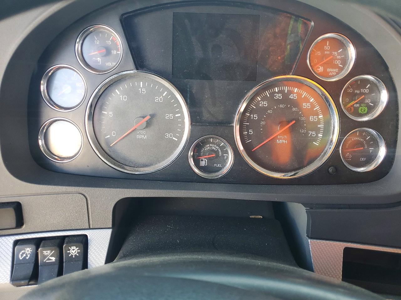 2020 Kenworth T680 VIN 1XKYD49X3LJ372756 COPART salvage auction — Front End, FL - CERTIFICATE OF DESTRUCTION, sold $6,800 on 2026-07-09 (photo 8)