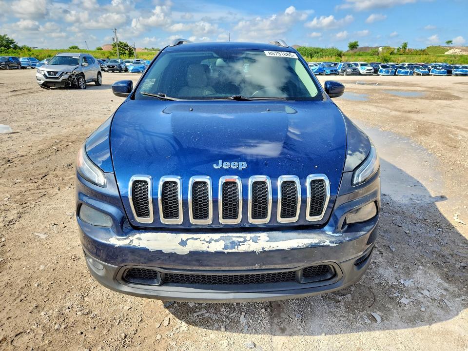2018 Jeep Cherokee VIN 1C4PJLCB4JD551682 COPART salvage auction — MINOR DENT/SCRATCHES, Fl - Cert Of Title-Rebuilt, sold $1,150 on 2026-08-04 (photo 5)