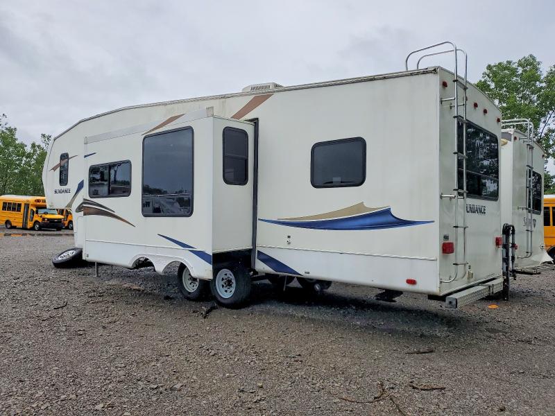 2010 Sundance Recreational vehicle (rv) VIN 5SFSG3527AE209382 COPART salvage auction — VANDALISM, NY - MV-907A SALVAGE CERTIFICATE, sold $1,600 on 2026-07-20 (photo 3)