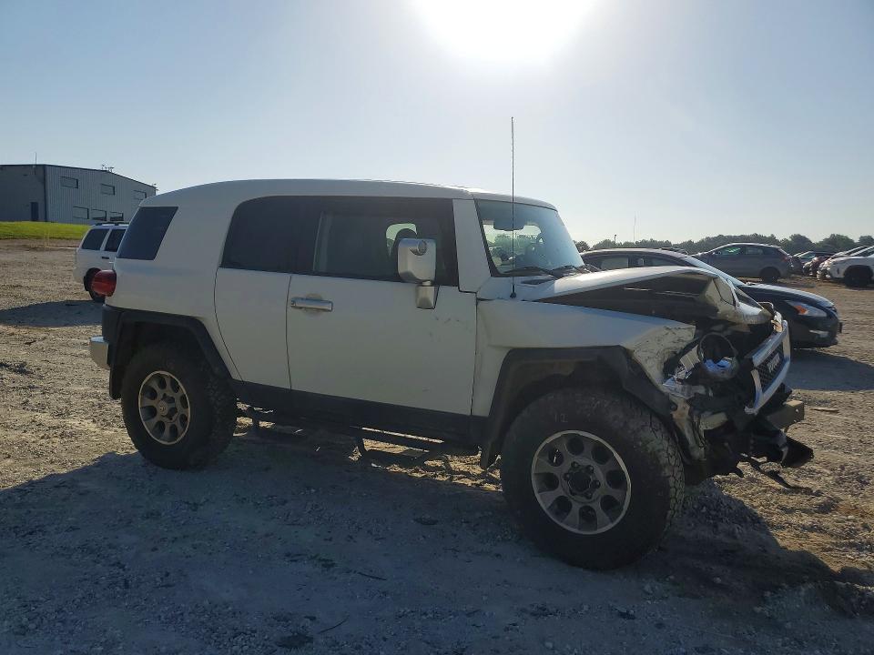 2012 Toyota Fj cruiser VIN JTEBU4BF5CK137591 COPART salvage auction — FRONT END, GA - CERT OF TITLE-SALVAGE, sold $2,050 on 2026-07-29 (photo 4)