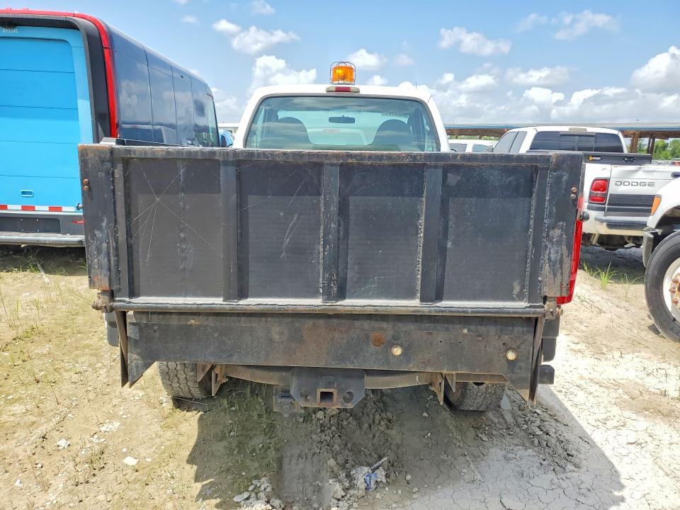 2005 Ford F-350 VIN 1FTWF31505ED06811 COPART salvage auction — MINOR DENT/SCRATCHES, VA - CERTIFICATE OF TITLE, sold $1,250 on 2026-07-02 (photo 6)