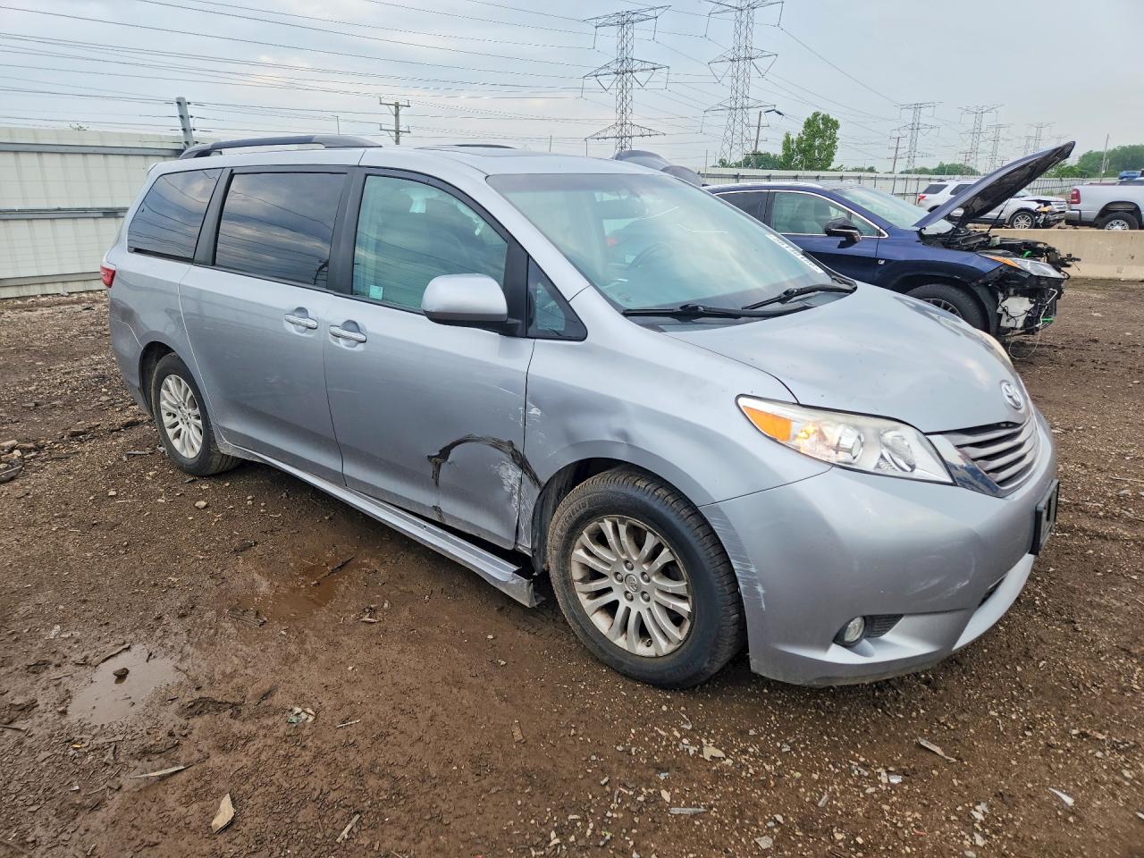 2015 Toyota Sienna VIN 5TDYK3DC3FS650112 COPART salvage auction — Side, IL - SALVAGE CERTIFICATE, sold $4,850 on 2026-07-09 (photo 4)