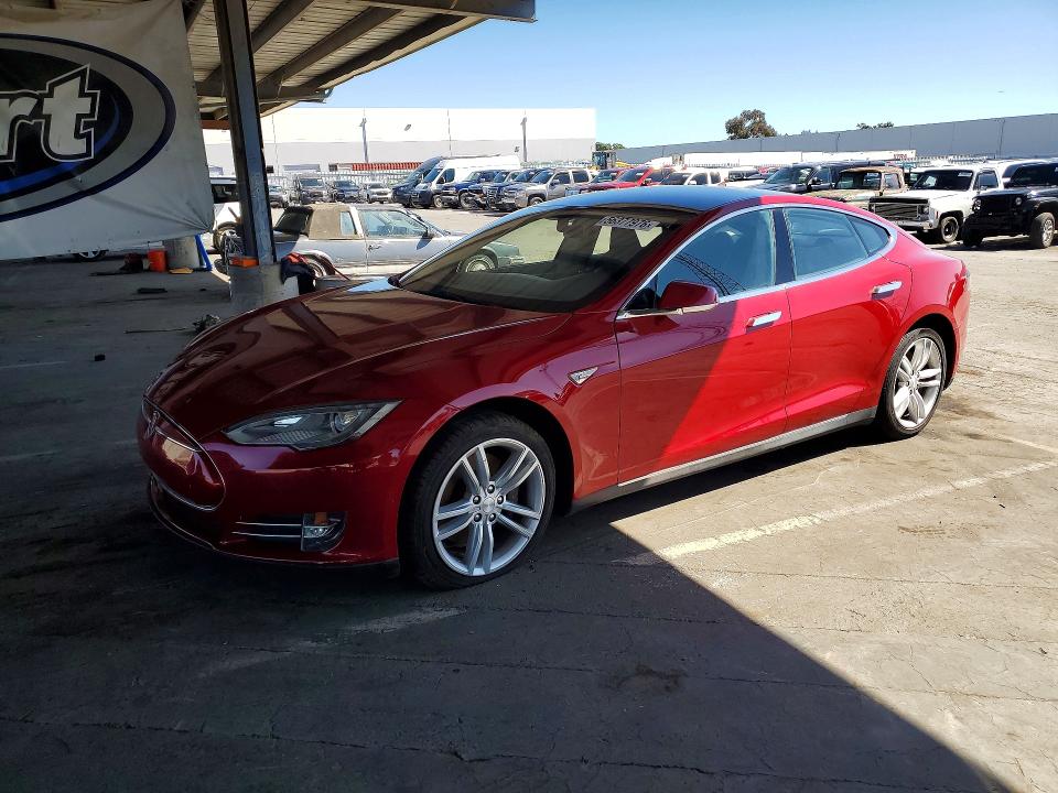2013 Tesla Model s VIN 5YJSA1CNXDFP12929 COPART salvage auction — MINOR DENT/SCRATCHES, Ca - Dis/Dlr/Exp Only Clean Title (P), sold $2,350 on 2026-07-14 (photo 1)