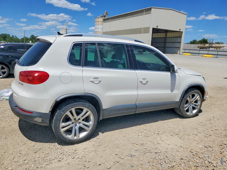 2012 Volkswagen Tiguan VIN WVGAV7AX8CW546486 COPART salvage auction — FRONT END, Salvage Title, sold $800 on 2026-08-06 (photo 3)
