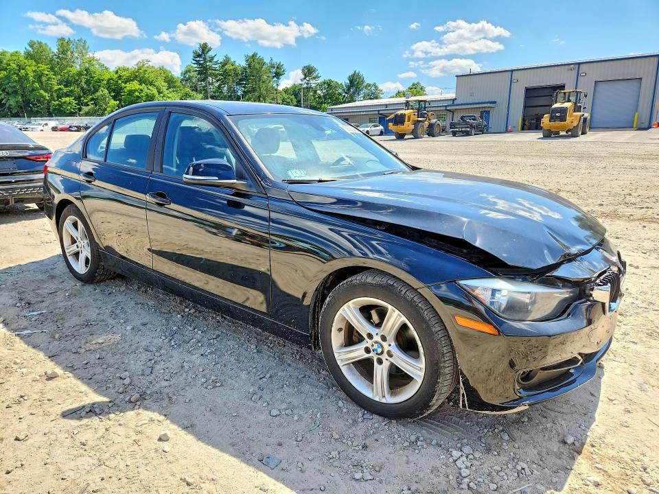 2015 BMW 3er VIN WBA3C3C53FP664111 COPART salvage auction — FRONT END, Ma - Cert Of Title-Reconstrctd Coll, sold $3,050 on 2026-08-03 (photo 4)