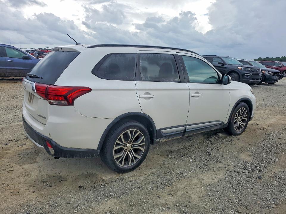 2016 Mitsubishi VIN JA4AD3A35GZ007223 COPART salvage auction — ROLLOVER, Ga - Cert Of Title-Salvage, sold $275 on 2026-07-29 (photo 3)