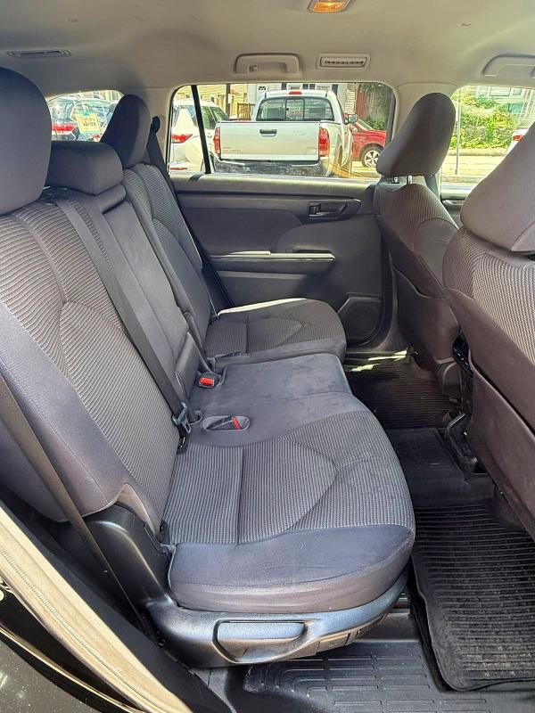 2020 Toyota Highlander VIN 5TDBZRBH4LS511640 COPART salvage auction — MINOR DENT/SCRATCHES, Nj - Certificate Of Title (P), sold $14,300 on 2026-07-29 (photo 9)