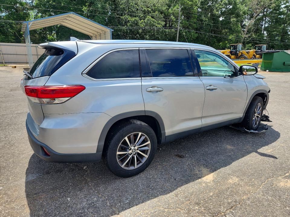 2019 Toyota Highlander VIN 5TDKZRFH4KS552410 COPART salvage auction — FRONT END, Al - Cert Of Title-Salvage Title (P), sold $10,500 on 2026-07-29 (photo 3)