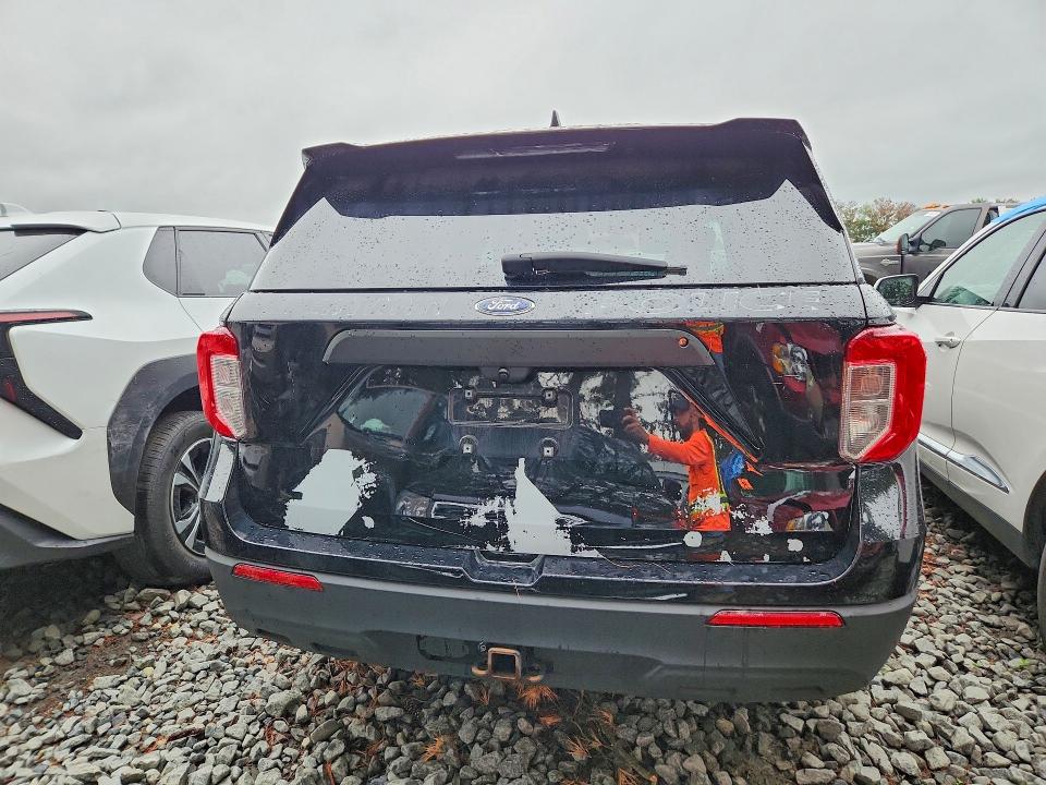 2023 Ford Explorer VIN 1FM5K8AB1PGA62633 COPART salvage auction — MINOR DENT/SCRATCHES, PA - CERTIFICATE OF SALVAGE, sold $7,200 on 2026-07-29 (photo 6)