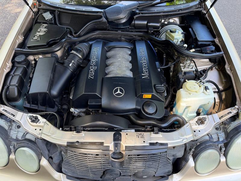 2000 Mercedes-benz E-class VIN WDBJF70J7YB018627 COPART salvage auction — MINOR DENT/SCRATCHES, Or - Certificate Of Title (P), sold $5,800 on 2026-07-08 (photo 7)