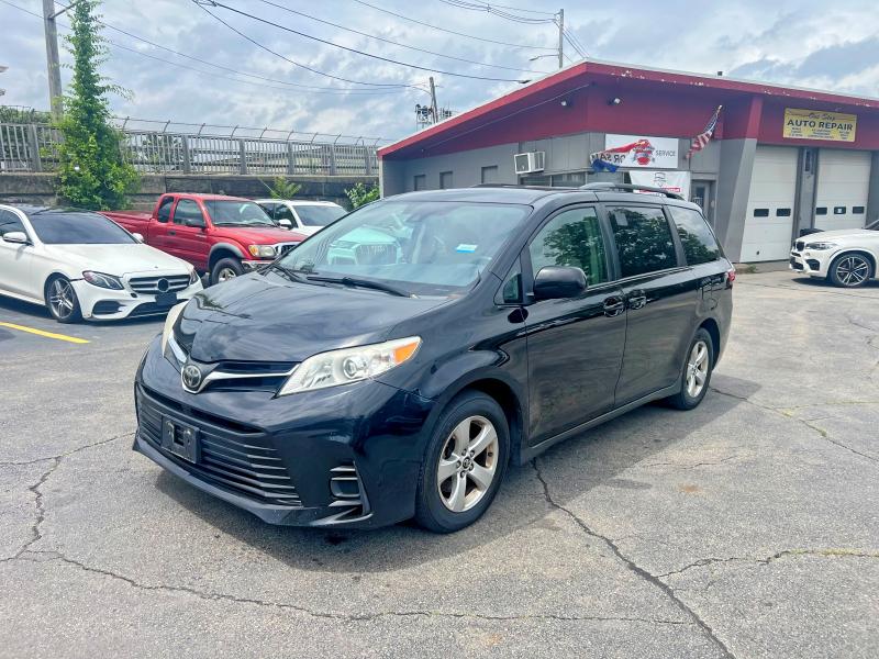 2018 Toyota Sienna VIN 5TDKZ3DC7JS903233 COPART salvage auction — MINOR DENT/SCRATCHES, Wv - Certificate Of Title (P), sold $6,300 on 2026-07-15 (photo 1)