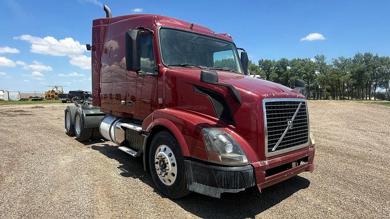 2014 Volvo VIN 4V4NC9EH4EN161613 COPART salvage auction — FRONT END, Ia - Certificate Of Title (P), sold $6,200 on 2026-07-10 (photo 1)