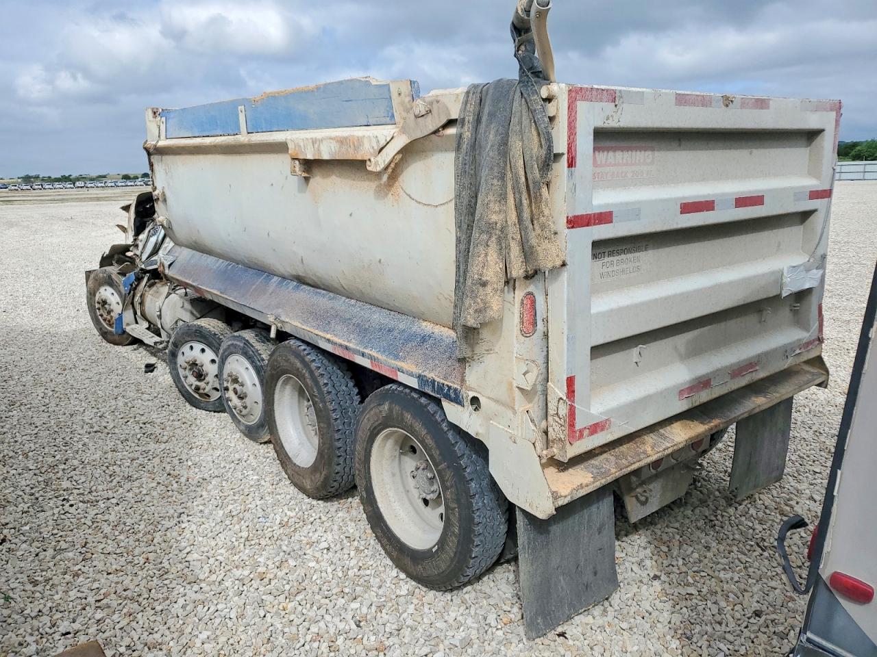 1995 Freightliner Conventional VIN 1FUYDZYB9SH597888 COPART salvage auction — Rollover, TX - SALVAGE VEHICLE TITLE (P), sold $4,550 on 2026-07-09 (photo 3)