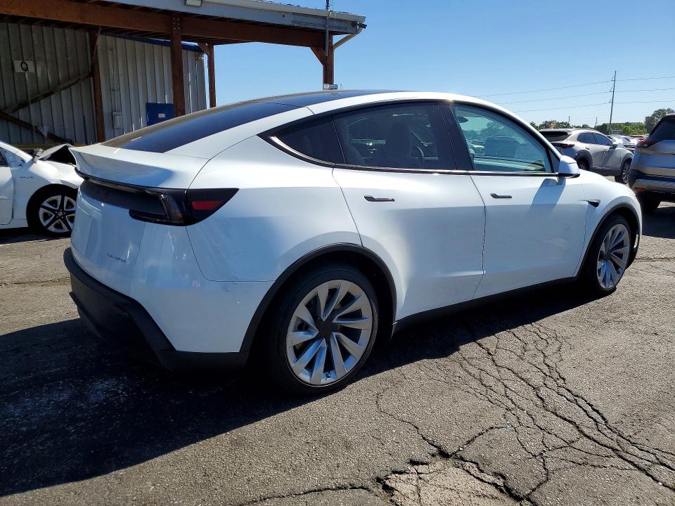 2026 Tesla Model y VIN 7SAYGDEE1TF336307 COPART salvage auction — FRONT END, Co - Public - Salvage Title, sold $28,500 on 2026-07-16 (photo 3)