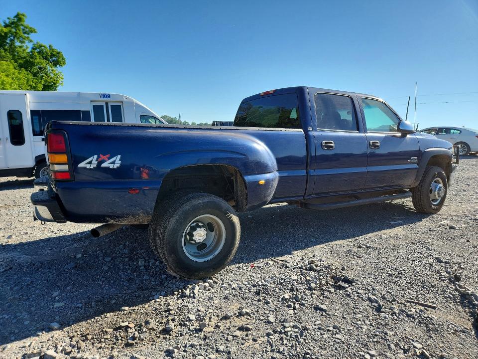 2002 Chevrolet Silverado 3500 VIN 1GCJK33192F121954 COPART salvage auction — WATER/FLOOD, Tn - Salvage Cert-Water Damage, sold $5,400 on 2026-07-07 (photo 3)