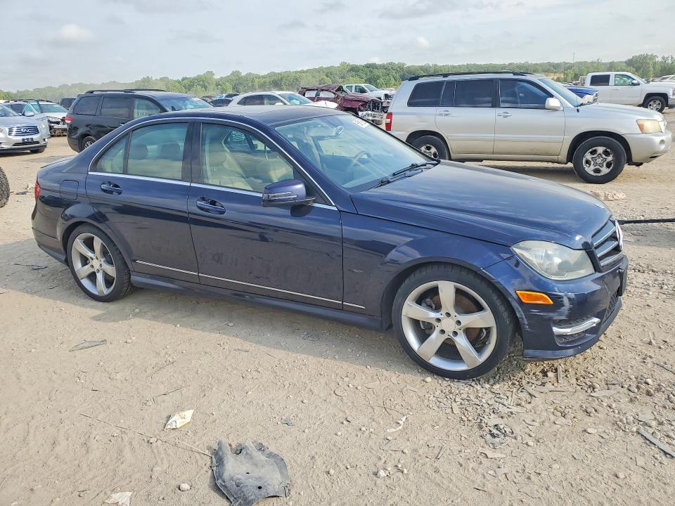 2014 Mercedes-benz VIN WDDGF4HB2EA967517 COPART salvage auction — MECHANICAL, MO - DEALER ONLY CLEAN TITLE (P), sold $500 on 2026-07-02 (photo 4)