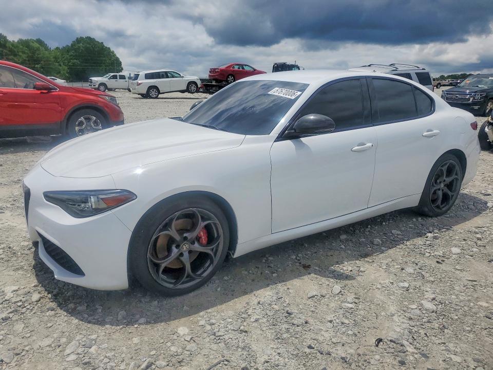 2019 Alfa romeo Giulia VIN ZARFANAN0K7599710 COPART salvage auction — MINOR DENT/SCRATCHES, Az - Cert Of Title - Salvage, sold $8,000 on 2026-07-15 (photo 1)