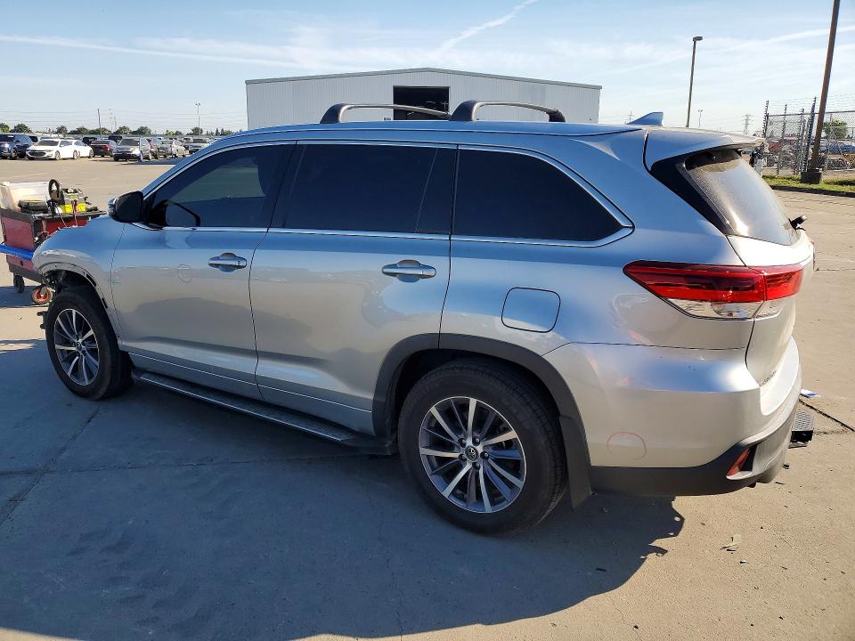 2017 Toyota VIN 5TDJZRFH8HS511346 COPART salvage auction — FRONT END, CA - SALVAGE CERTIFICATE, sold $7,400 on 2026-07-27 (photo 2)