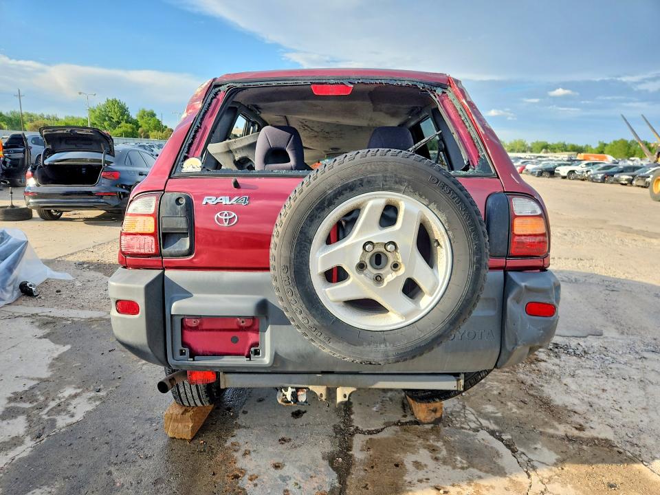 1998 Toyota Rav 4 VIN JT3HP10V6W7106618 COPART salvage auction — ROLLOVER, Co - Public - Nonrepairable, sold $250 on 2026-07-20 (photo 6)