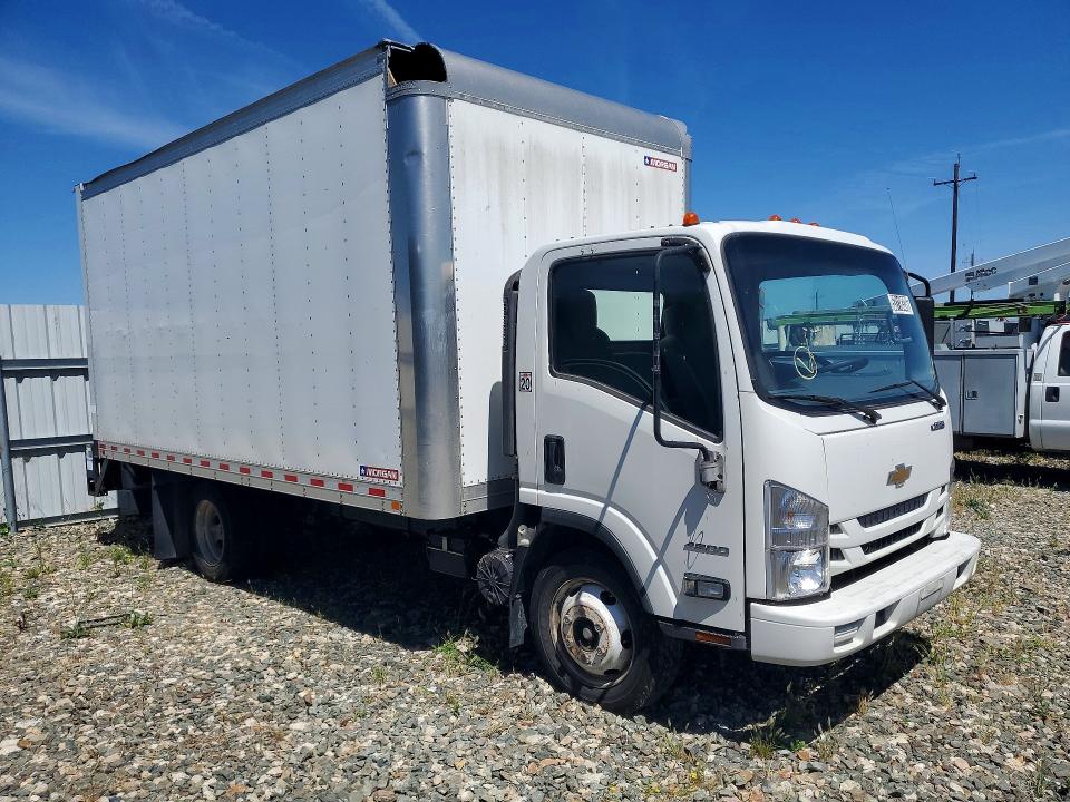 2021 Chevrolet 4500 VIN 54DCDW1D8MS200250 COPART salvage auction — SIDE, Ca - Dis/Dlr/Exp Only Clean Title, sold $10,800 on 2026-07-09 (photo 4)