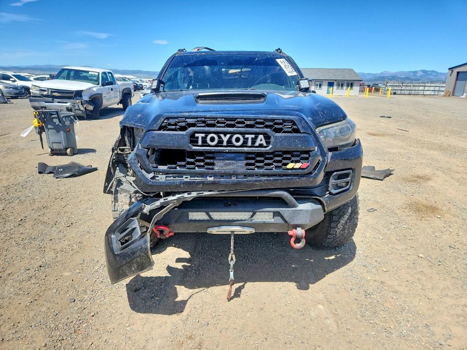 2019 Toyota Tacoma VIN 5TFCZ5AN4KX200397 COPART salvage auction — ROLLOVER, Mt - Salvage Certificate Of A Vehic, sold $3,750 on 2026-07-28 (photo 5)