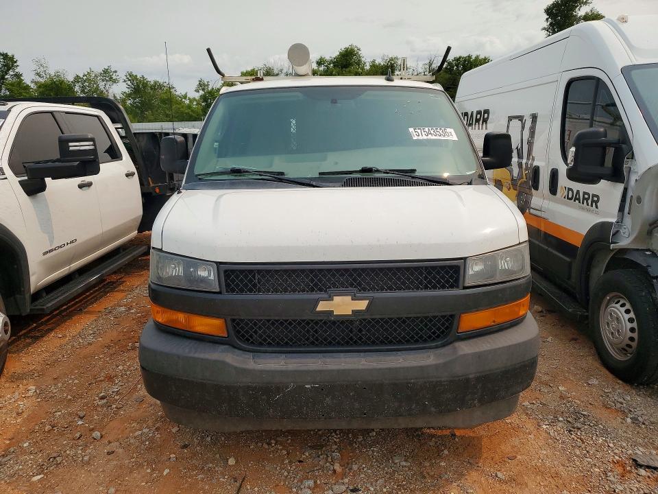 2019 Chevrolet Express VIN 1GCWGAFG8K1370786 COPART salvage auction — MINOR DENT/SCRATCHES, Ok - Certificate Of Title, sold $2,450 on 2026-07-09 (photo 5)