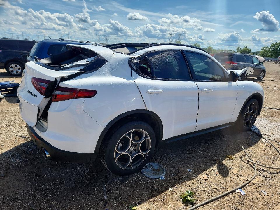 2021 Alfa romeo Stelvio VIN ZASPAKAN2M7D01892 COPART salvage auction — REAR END, Il - Salvage Certificate, sold $3,950 on 2026-08-25 (photo 3)