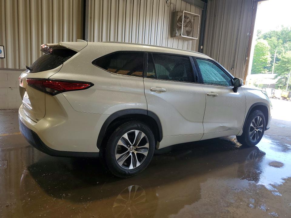 2023 Toyota Highlander VIN 5TDKDRAH6PS035705 COPART salvage auction — SIDE, Pa - Certificate Of Salvage, sold $13,200 on 2026-07-15 (photo 3)