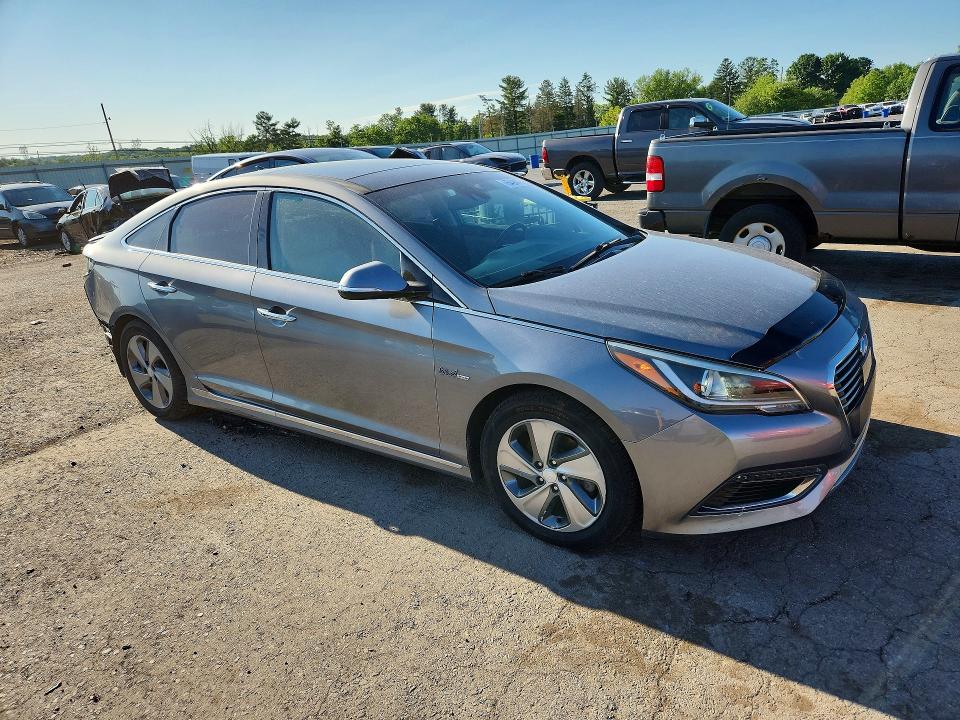2017 Hyundai Sonata VIN KMHE34L1XHA060197 COPART salvage auction — REAR END, PA - CERTIFICATE OF SALVAGE, sold $2,000 on 2026-07-31 (photo 4)