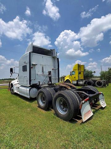2013 Peterbilt 386 VIN 1XPHD48X5DD187538 COPART salvage auction — NORMAL WEAR, TX - CERTIFICATE OF TITLE (P), sold $7,500 on 2026-07-14 (photo 3)