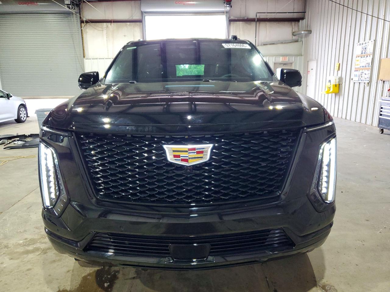 2026 Cadillac Escalade ESV VIN 1GYS9RKL0TR137105 COPART salvage auction — Stripped, KY - CERT OF TITLE-SALVAGE, sold $72,000 on 2026-07-08 (photo 5)