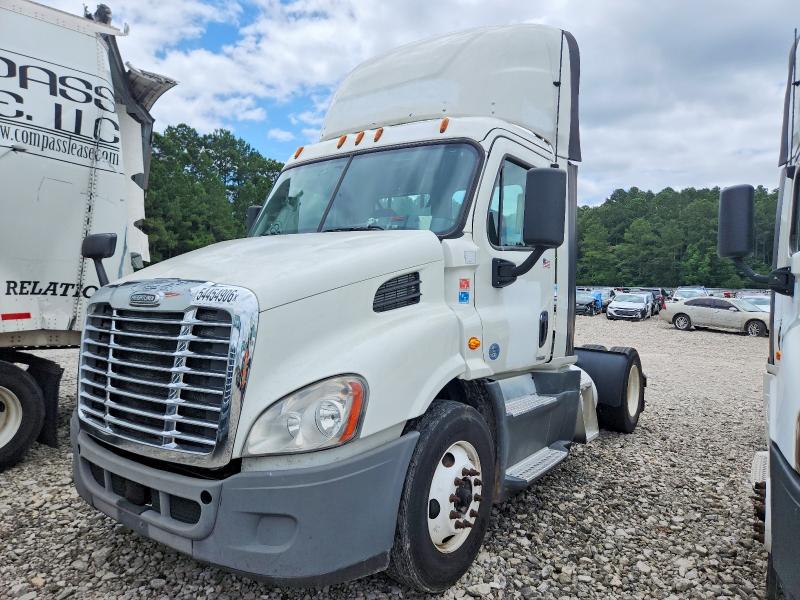 2017 Freightliner Cascadia VIN 3AKBGADV2HSJD0591 COPART salvage auction — NORMAL WEAR, IN - CERTIFICATE OF TITLE (P), sold $2,500 on 2026-08-23 (photo 2)