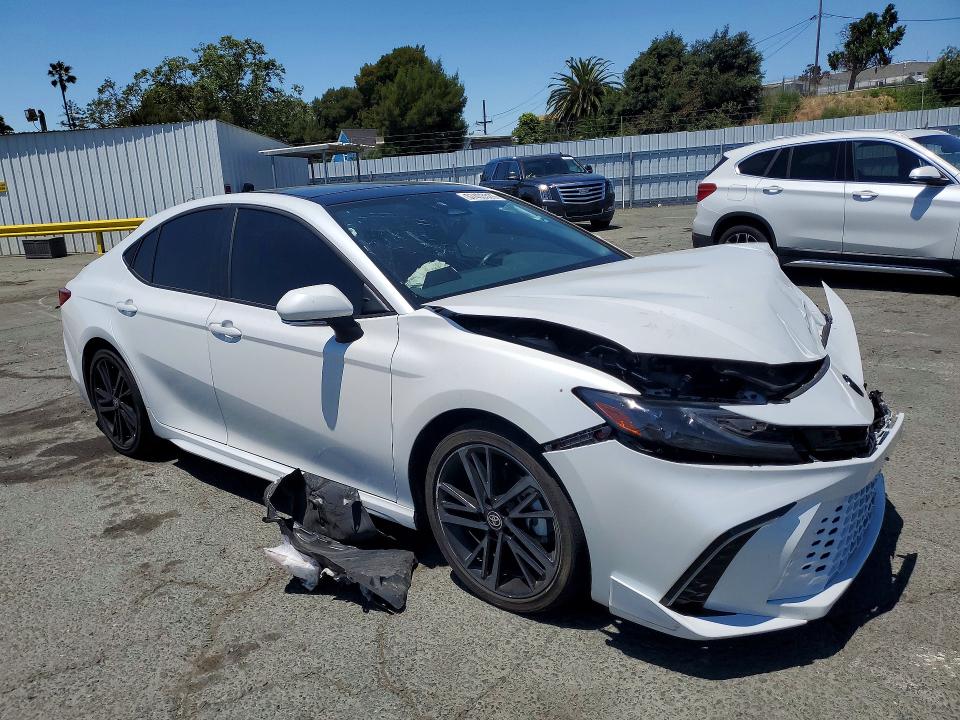 2025 Toyota Camry VIN 4T1DAACK1SU583932 COPART salvage auction — FRONT END, Ca - Salvage Certificate, sold $13,500 on 2026-07-31 (photo 4)