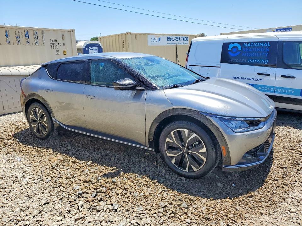 2023 Kia Ev6 VIN KNDC34LAXP5602837 COPART salvage auction — UNDERCARRIAGE, Ca - Certificate Of Title, sold $7,400 on 2026-07-06 (photo 4)