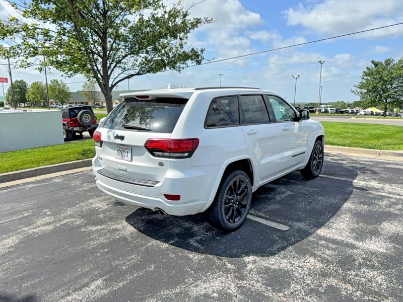 2020 Jeep Cherokee VIN 1C4RJFAGXLC396671 COPART salvage auction — MINOR DENT/SCRATCHES, Mo - Certificate Of Title (P), sold $5,600 on 2026-07-09 (photo 4)