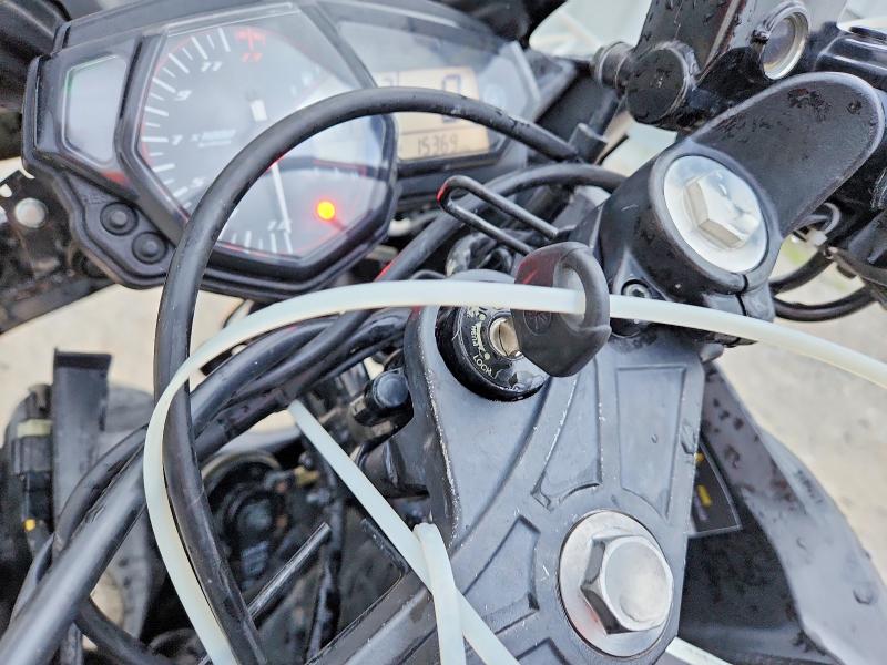 2015 Yamaha Yzf VIN MH3RH06Y1FK009138 COPART salvage auction — FRONT END, Ne - Cert Of Title-Salvage, sold $575 on 2026-07-02 (photo 8)